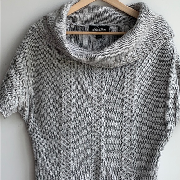 Short sleeve poncho like sweater - Picture 2 of 4